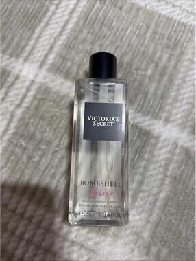 New- Victoria’s  Secret -Bombshell Paris Fine Fragrance Mist 8.4  Fl Oz